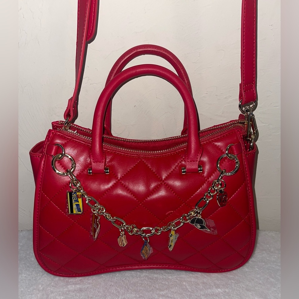 NWT Stunning Steve Madden Red Quilted Handbag w/ NYC theme charms & adj. strap